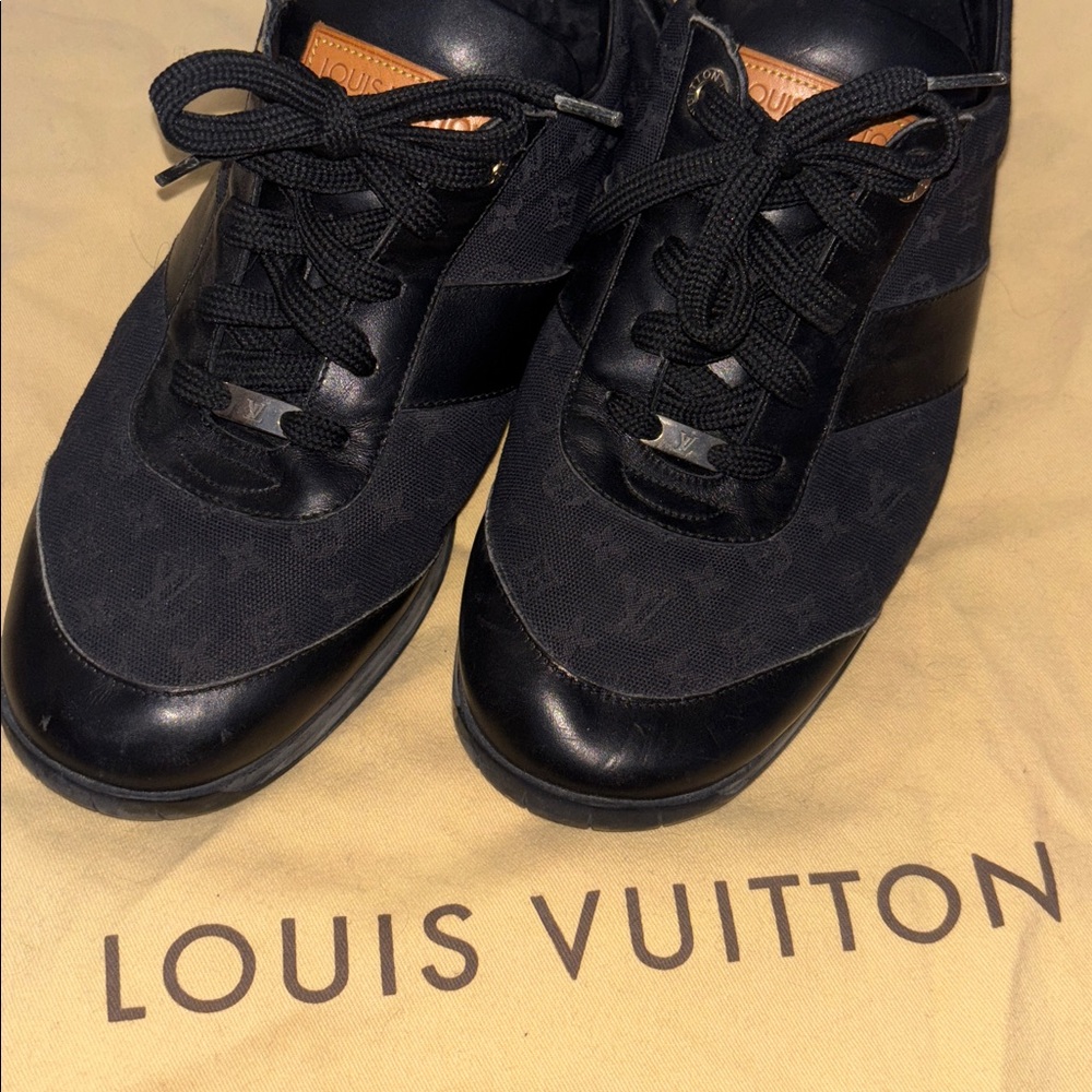 Louis Vuitton authentic Men’s shoes-lowest price available! Size 9 Men’s (8 EU) - Picture 8 of 16